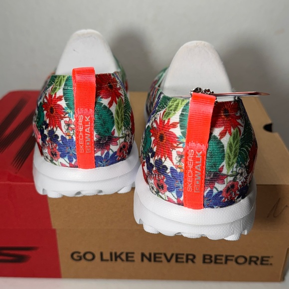 Skechers GOwalk Classic Washable Slip-Ons - Spring Safari casual classic comfy - Picture 6 of 8